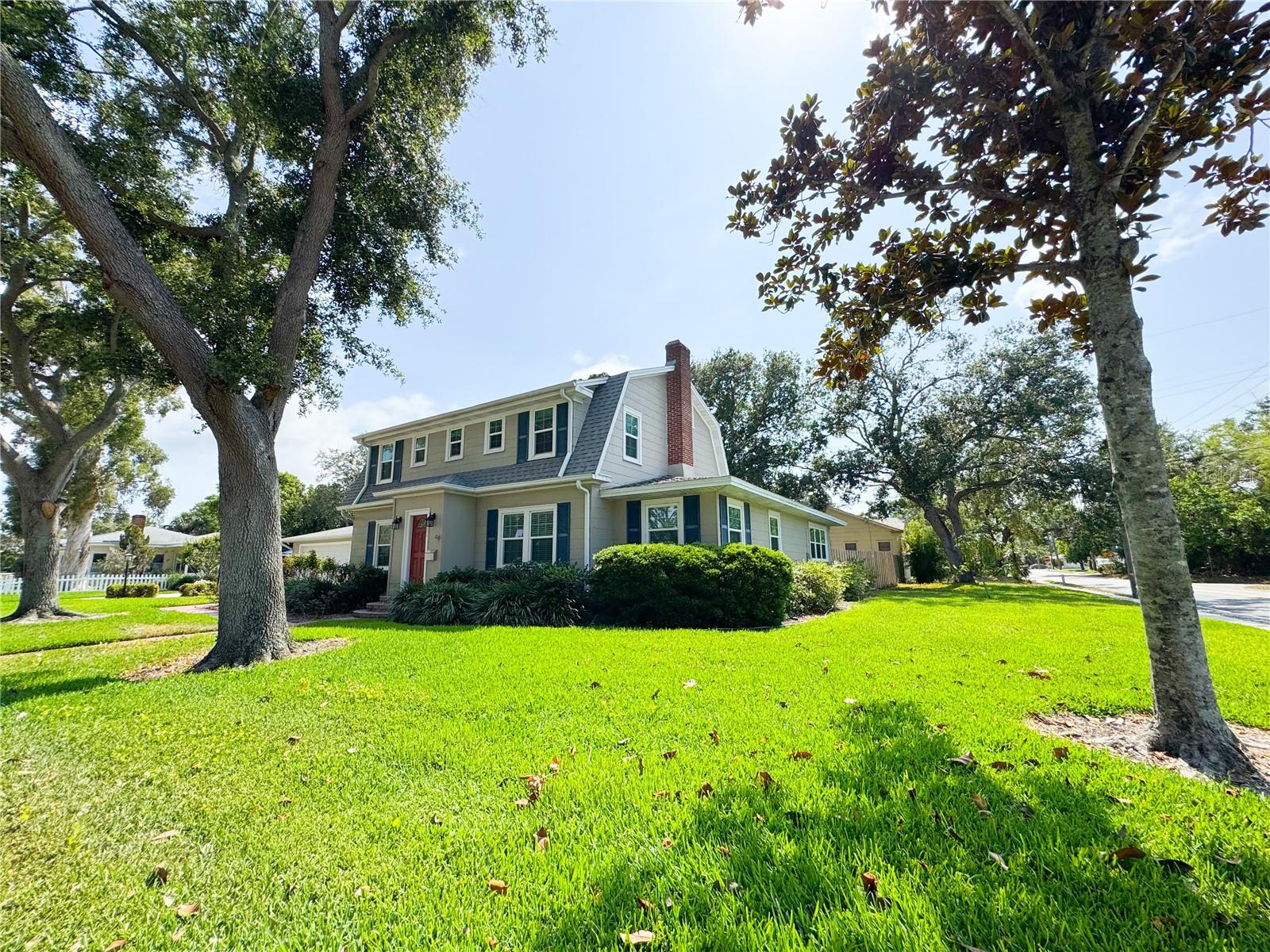 Image 5 of 55 For 708 32nd Street W