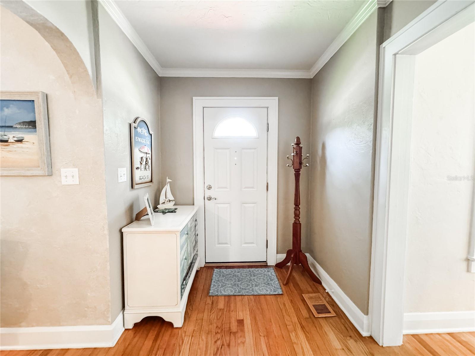 Image 7 of 55 For 708 32nd Street W