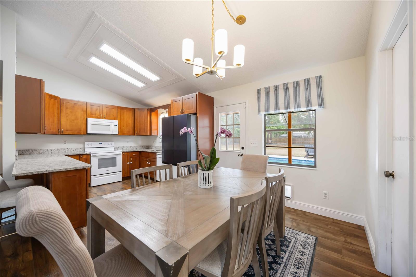Image 15 of 58 For 5204 24th Avenue E