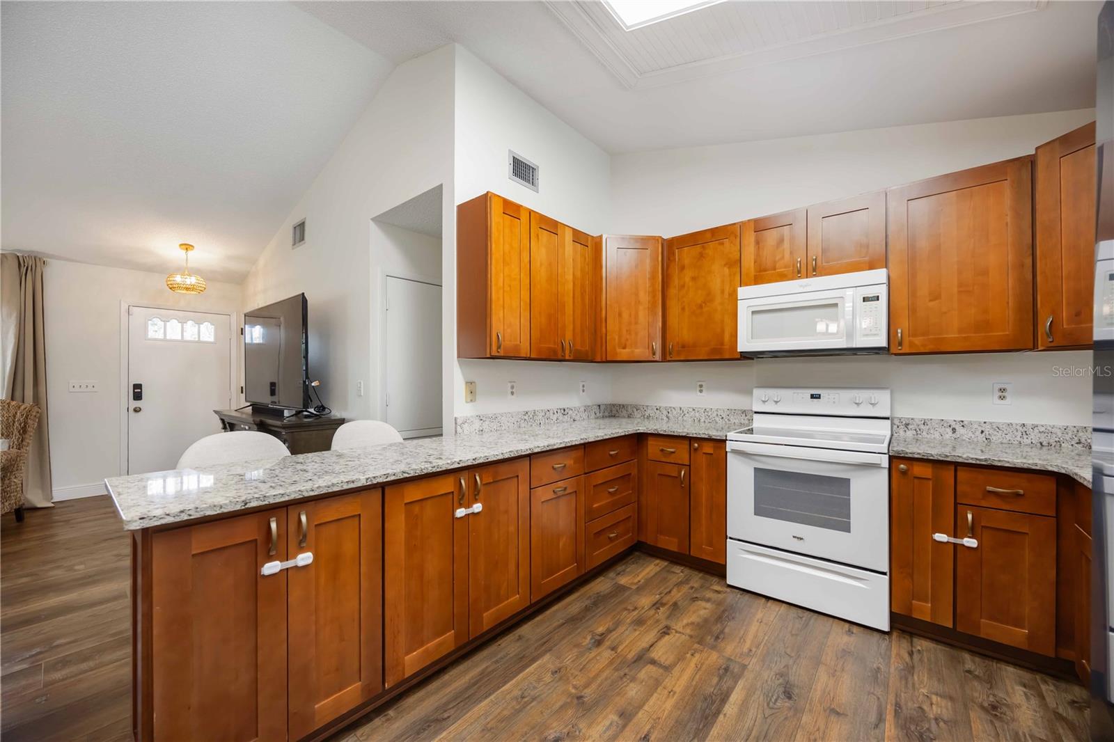 Image 17 of 58 For 5204 24th Avenue E