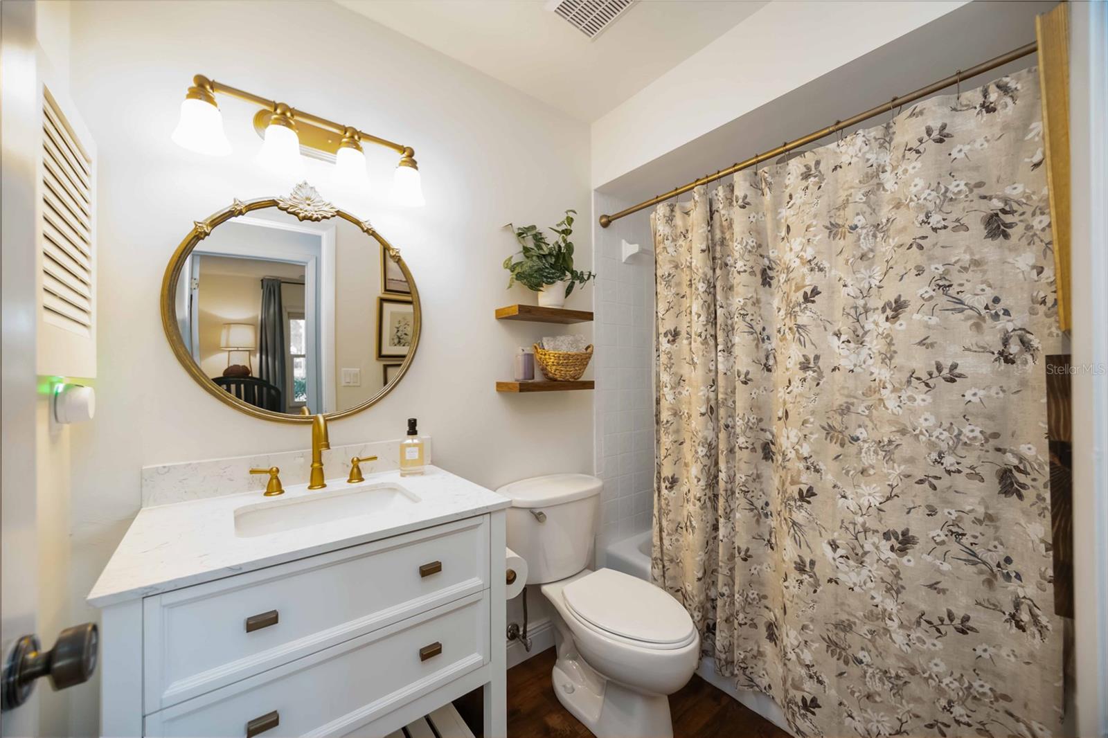 Image 31 of 58 For 5204 24th Avenue E