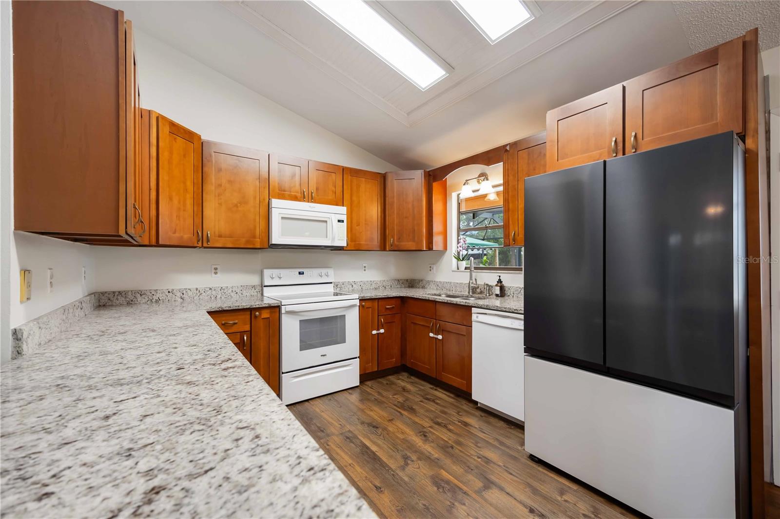 Image 6 of 58 For 5204 24th Avenue E