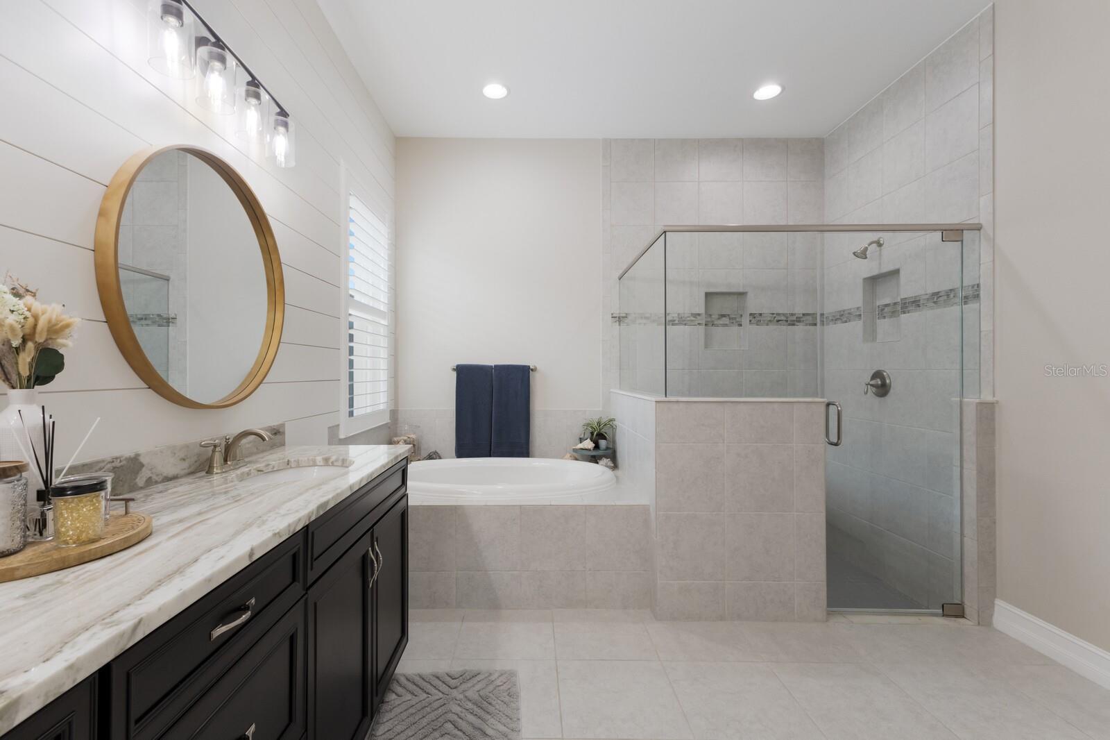 Image 21 of 31 For 11513 11th Avenue E