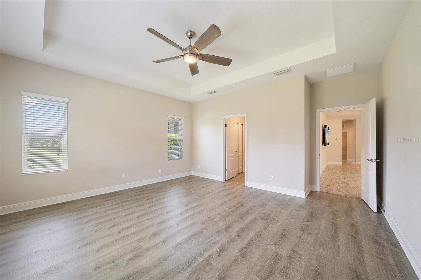 Listing photo id 14 for 1739 Lake Verona Circle