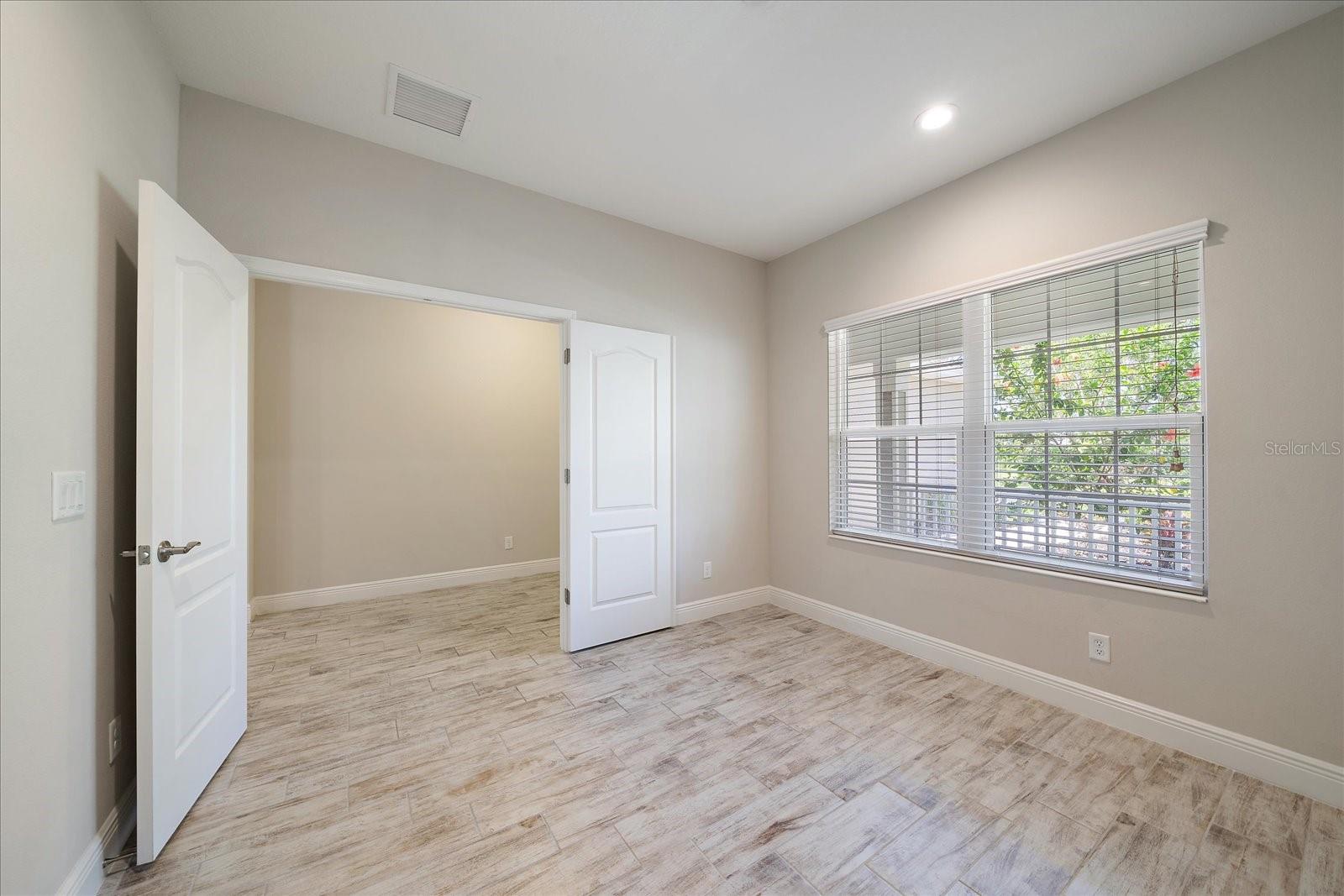 Listing photo id 20 for 1739 Lake Verona Circle
