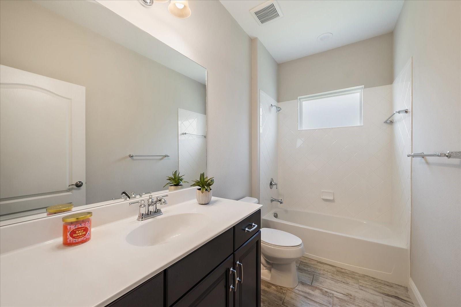 Listing photo id 21 for 1739 Lake Verona Circle