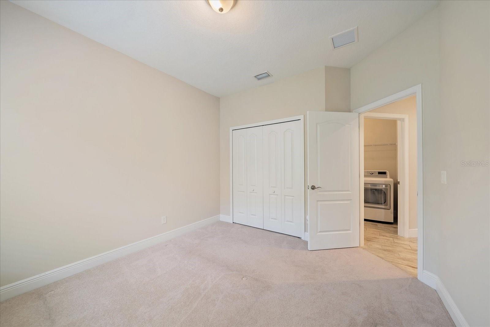 Listing photo id 23 for 1739 Lake Verona Circle