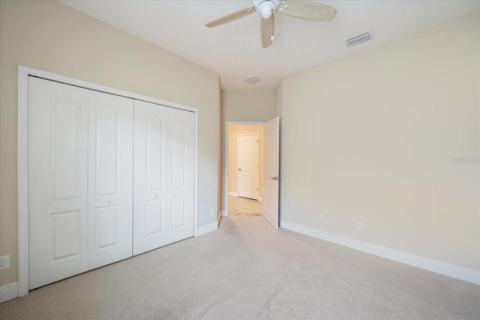 Listing photo id 26 for 1739 Lake Verona Circle