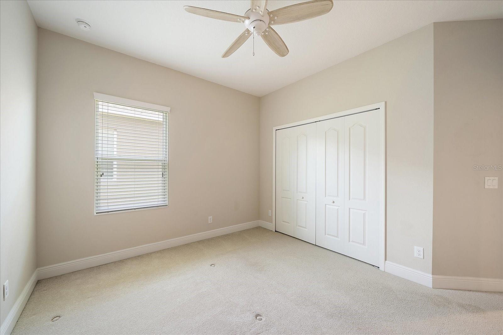 Listing photo id 27 for 1739 Lake Verona Circle
