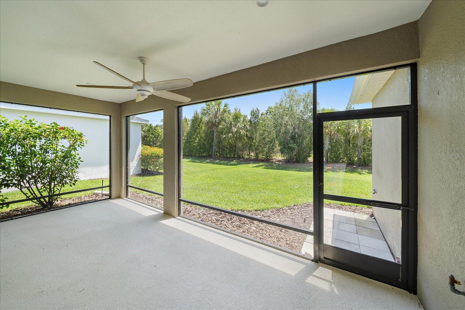 Listing photo id 31 for 1739 Lake Verona Circle