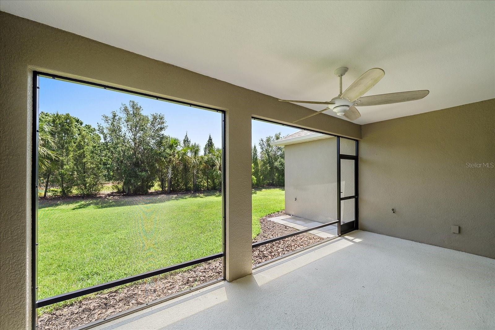 Listing photo id 32 for 1739 Lake Verona Circle