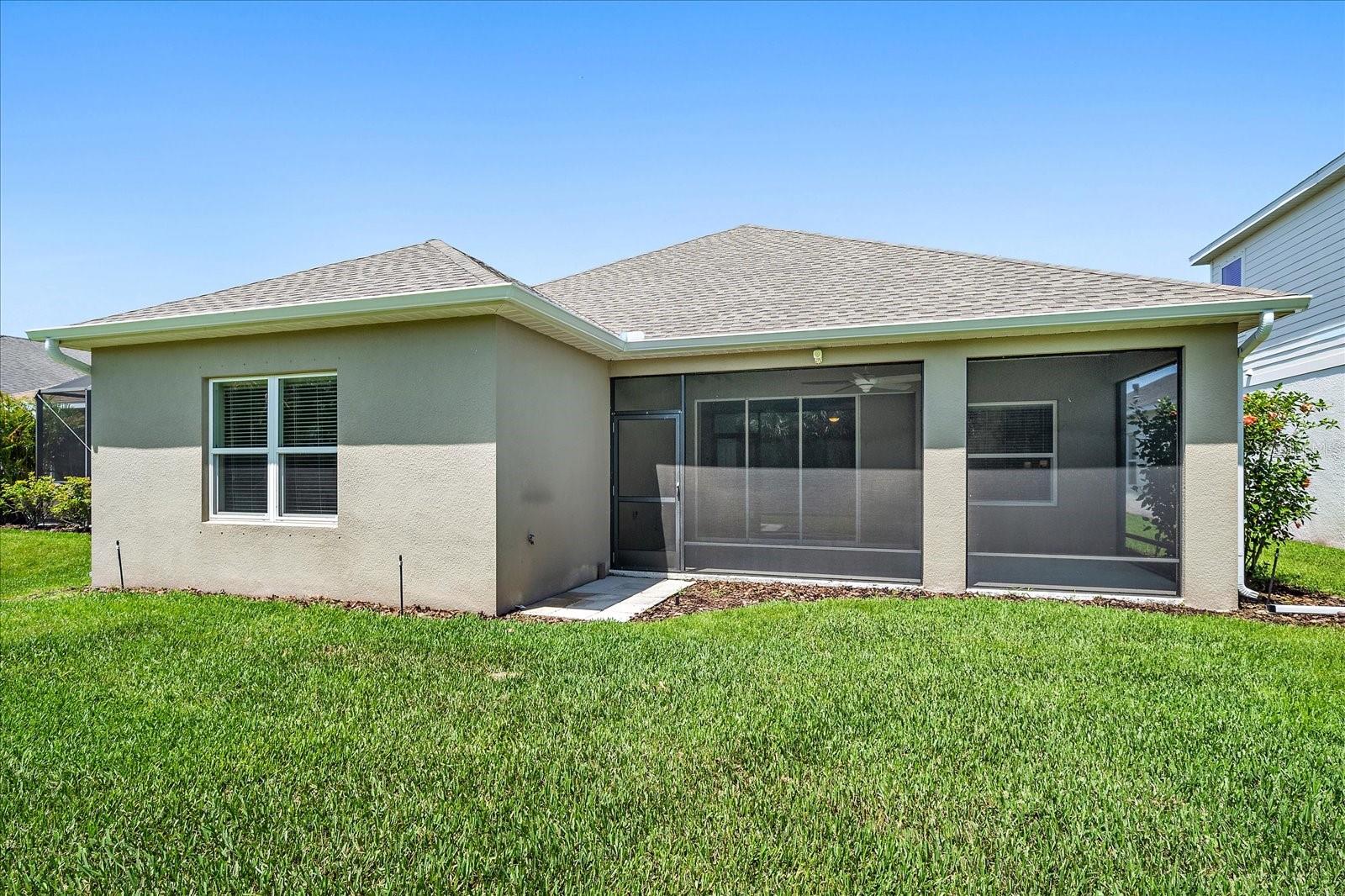 Listing photo id 33 for 1739 Lake Verona Circle