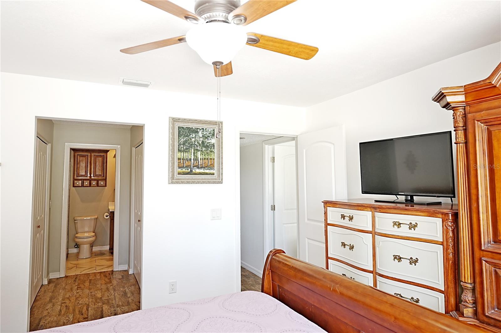 Image 29 of 36 For 802 Capri Isles Boulevard 231