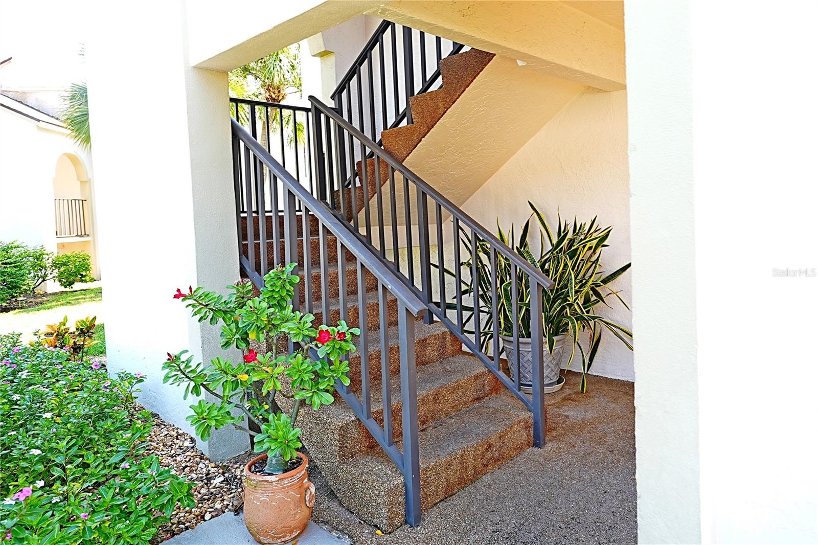 Image 3 of 36 For 802 Capri Isles Boulevard 231