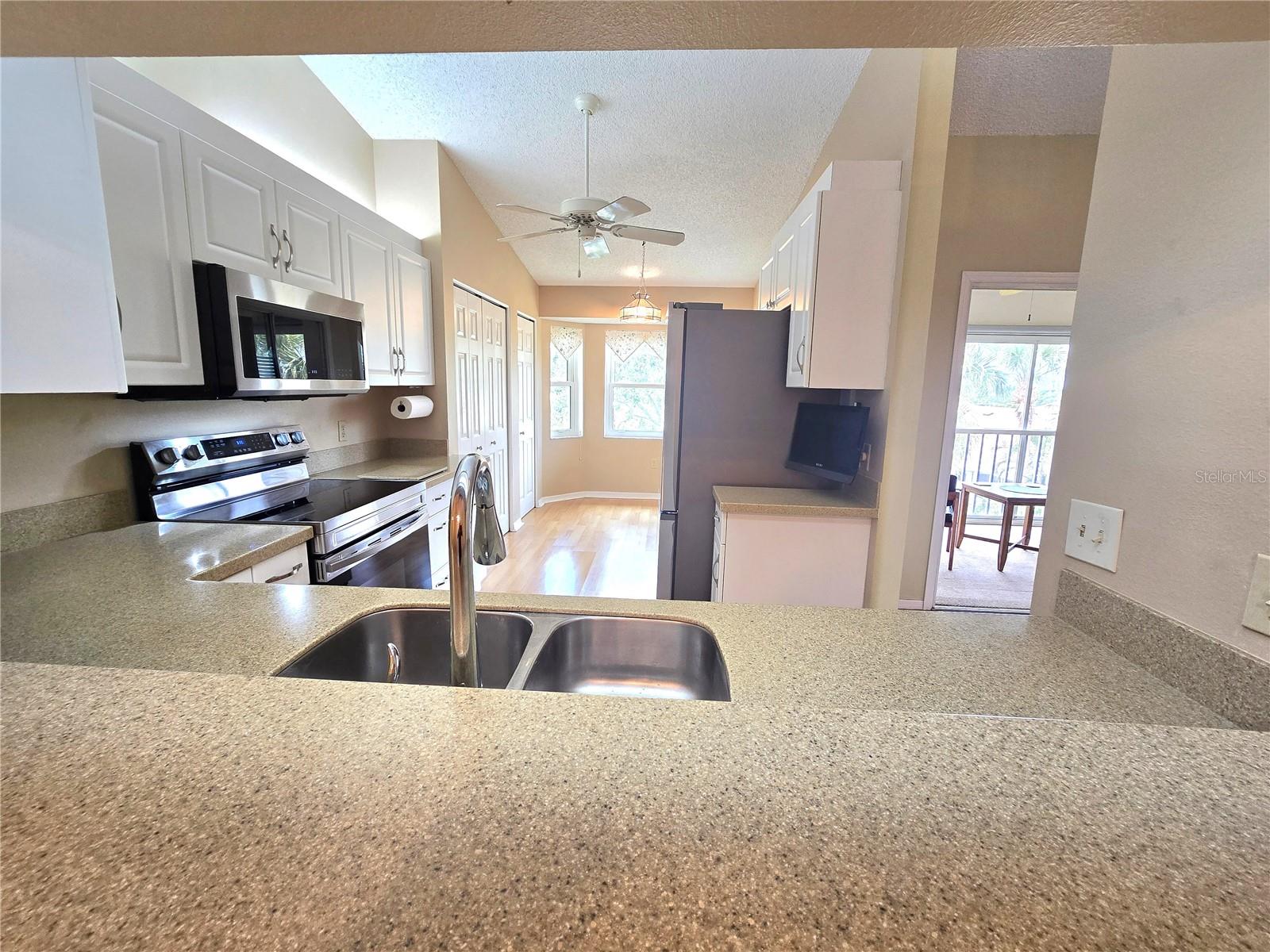 Image 8 of 43 For 7201 29th Avenue Drive W 306