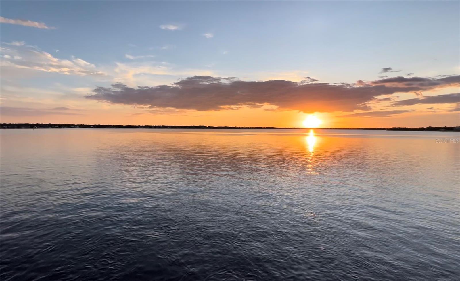 Image 6 of 8 For 20 Windward Lane