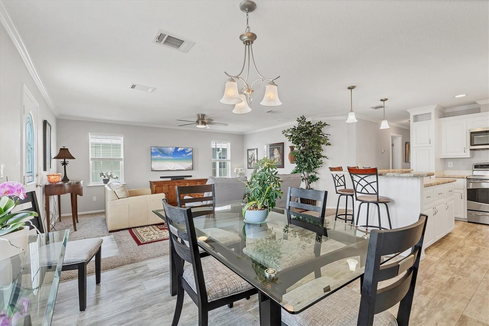 Image 13 of 30 For 2090 Palazza Drive