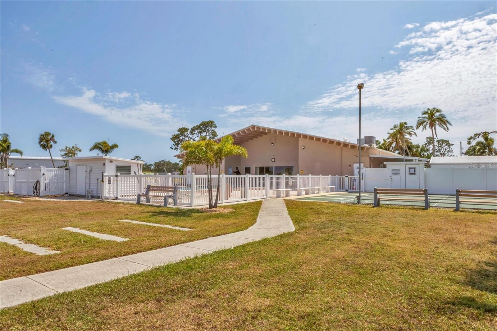 Image 28 of 30 For 2090 Palazza Drive