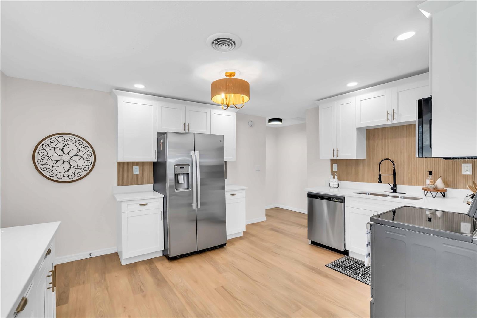 Image 14 of 34 For 1234 29th St N