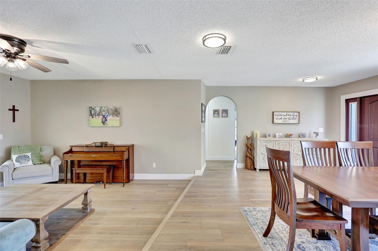 Image 11 of 79 For 5126 15th Avenue W