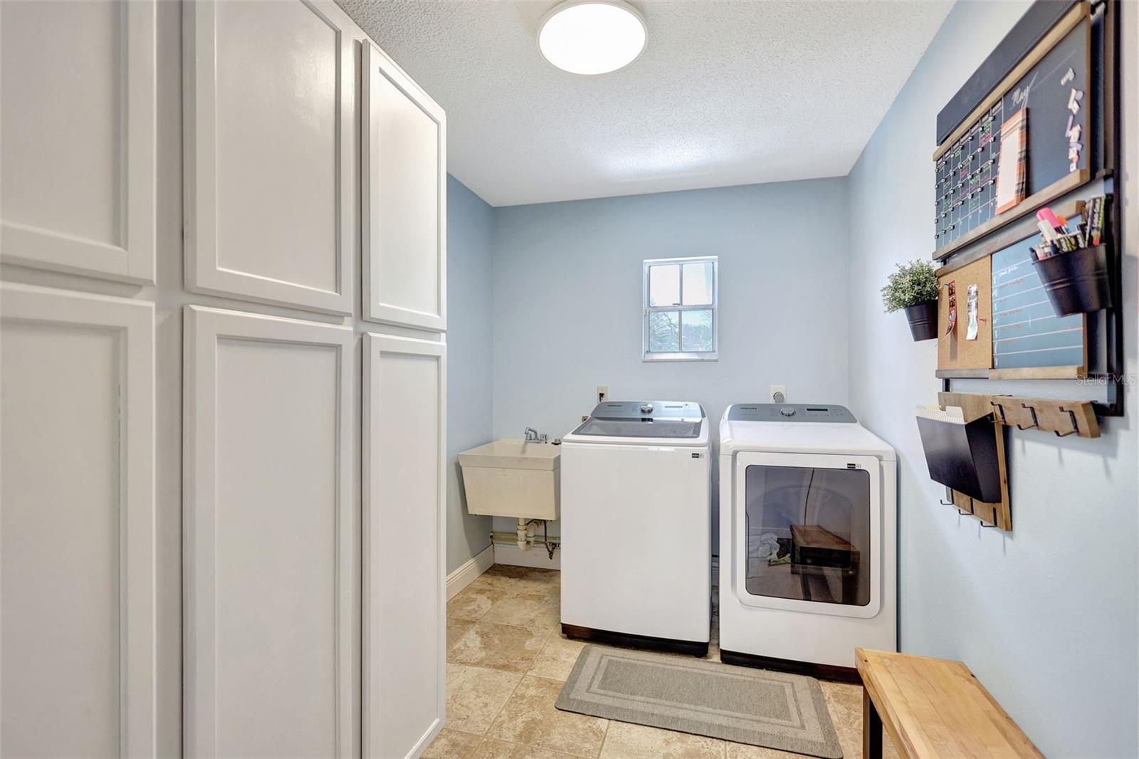 Image 20 of 79 For 5126 15th Avenue W