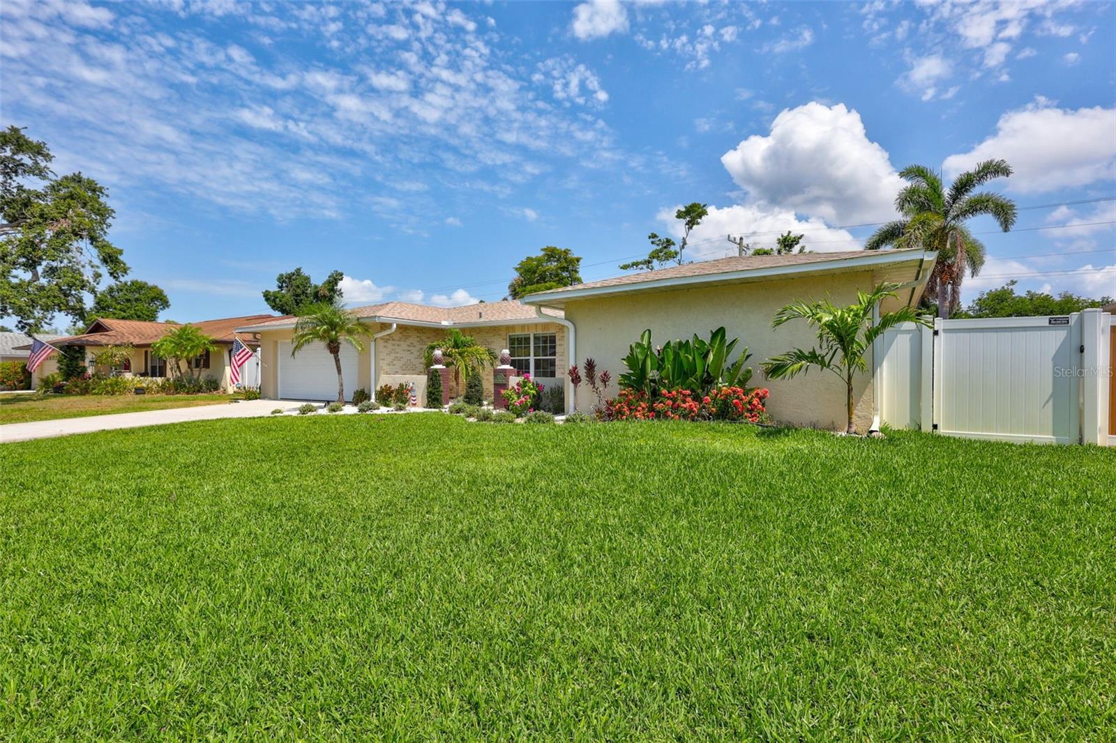 Image 3 of 79 For 5126 15th Avenue W