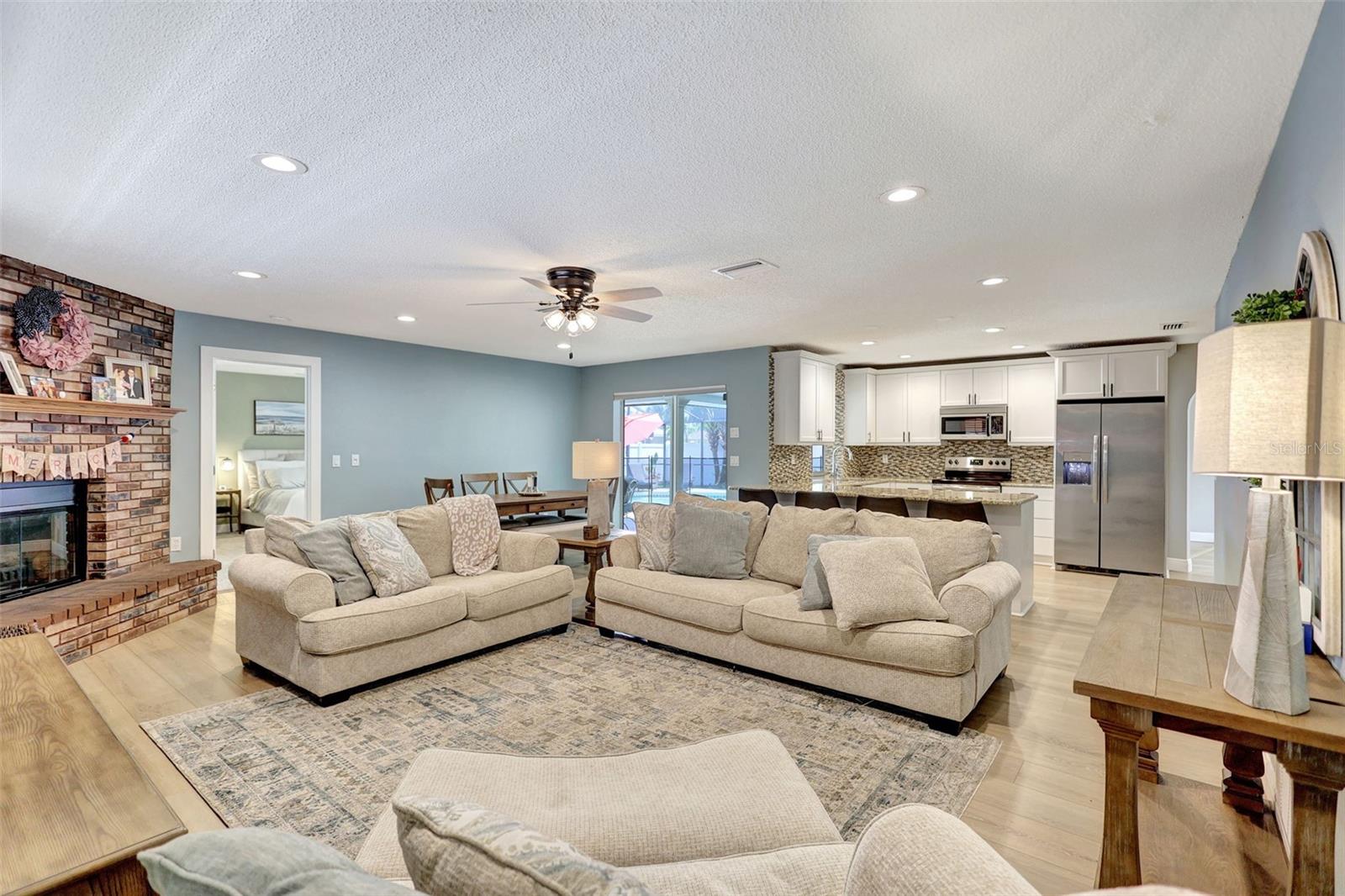 Image 30 of 79 For 5126 15th Avenue W