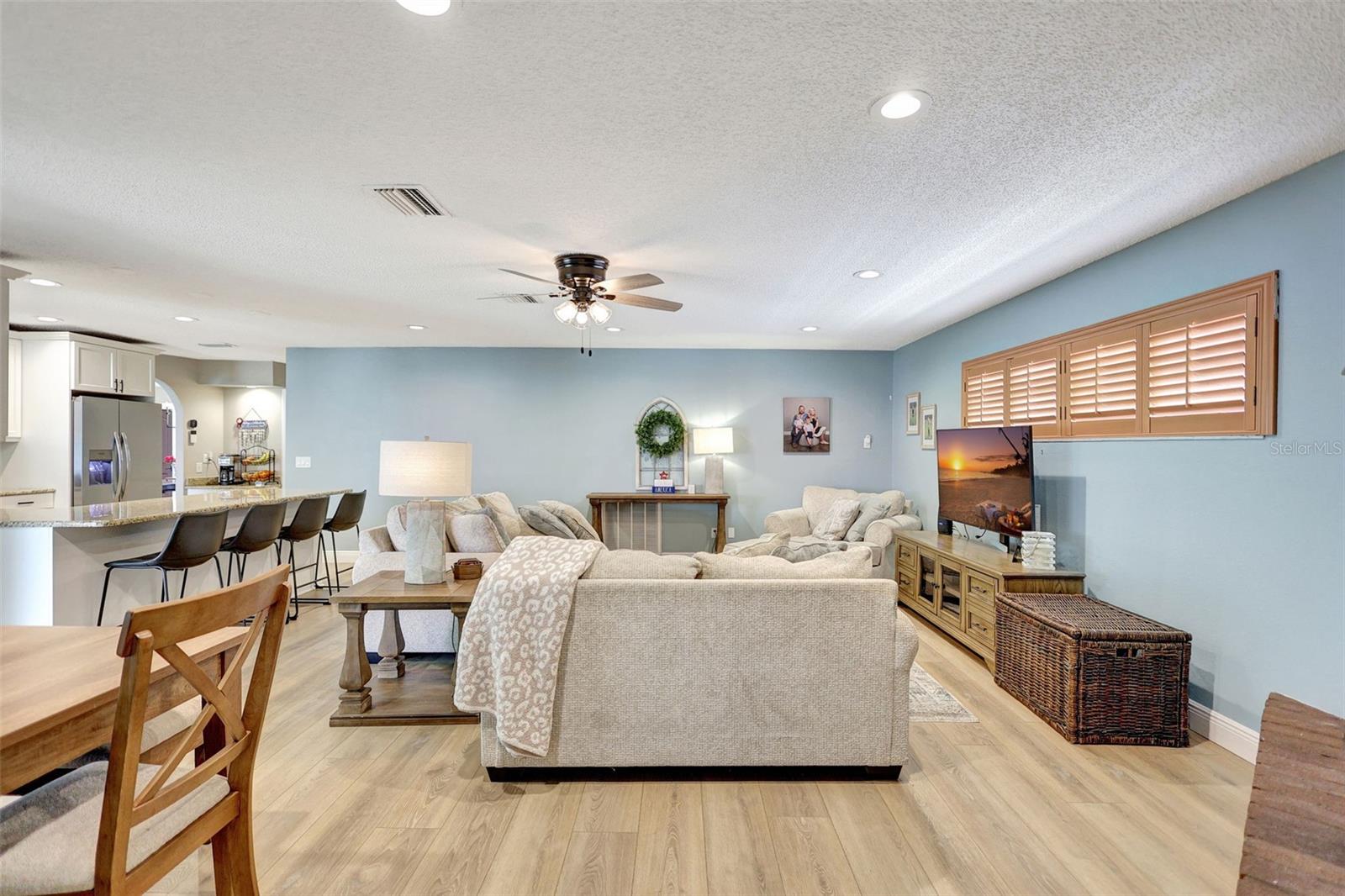Image 32 of 79 For 5126 15th Avenue W