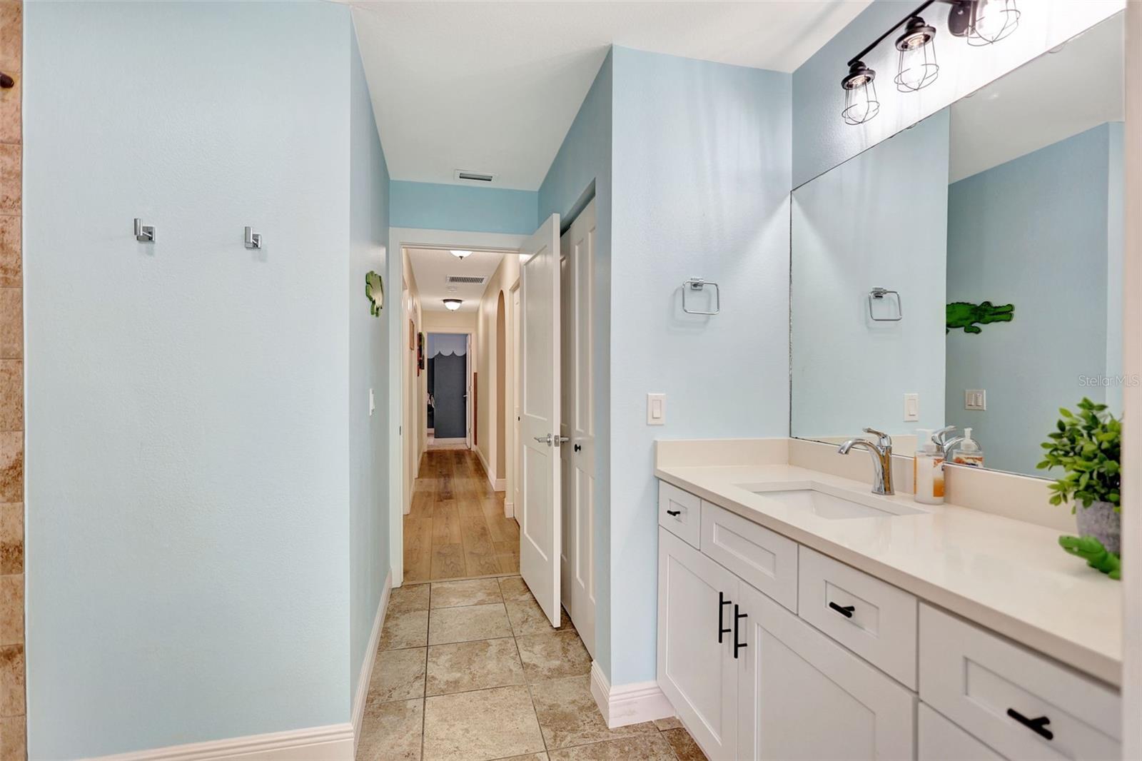 Image 36 of 79 For 5126 15th Avenue W