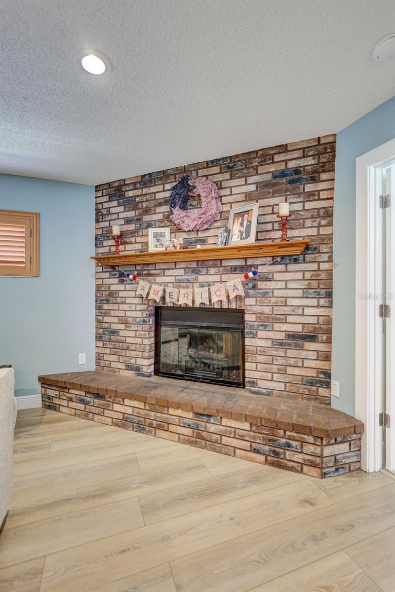 Image 39 of 79 For 5126 15th Avenue W