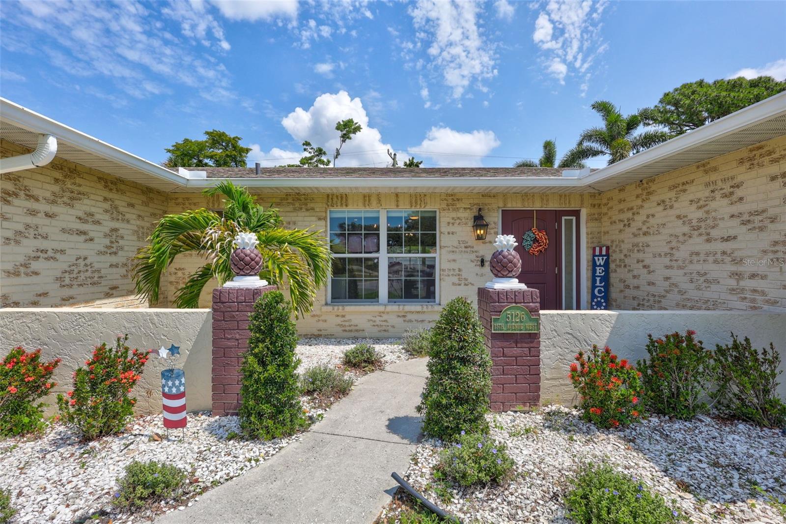 Image 4 of 79 For 5126 15th Avenue W