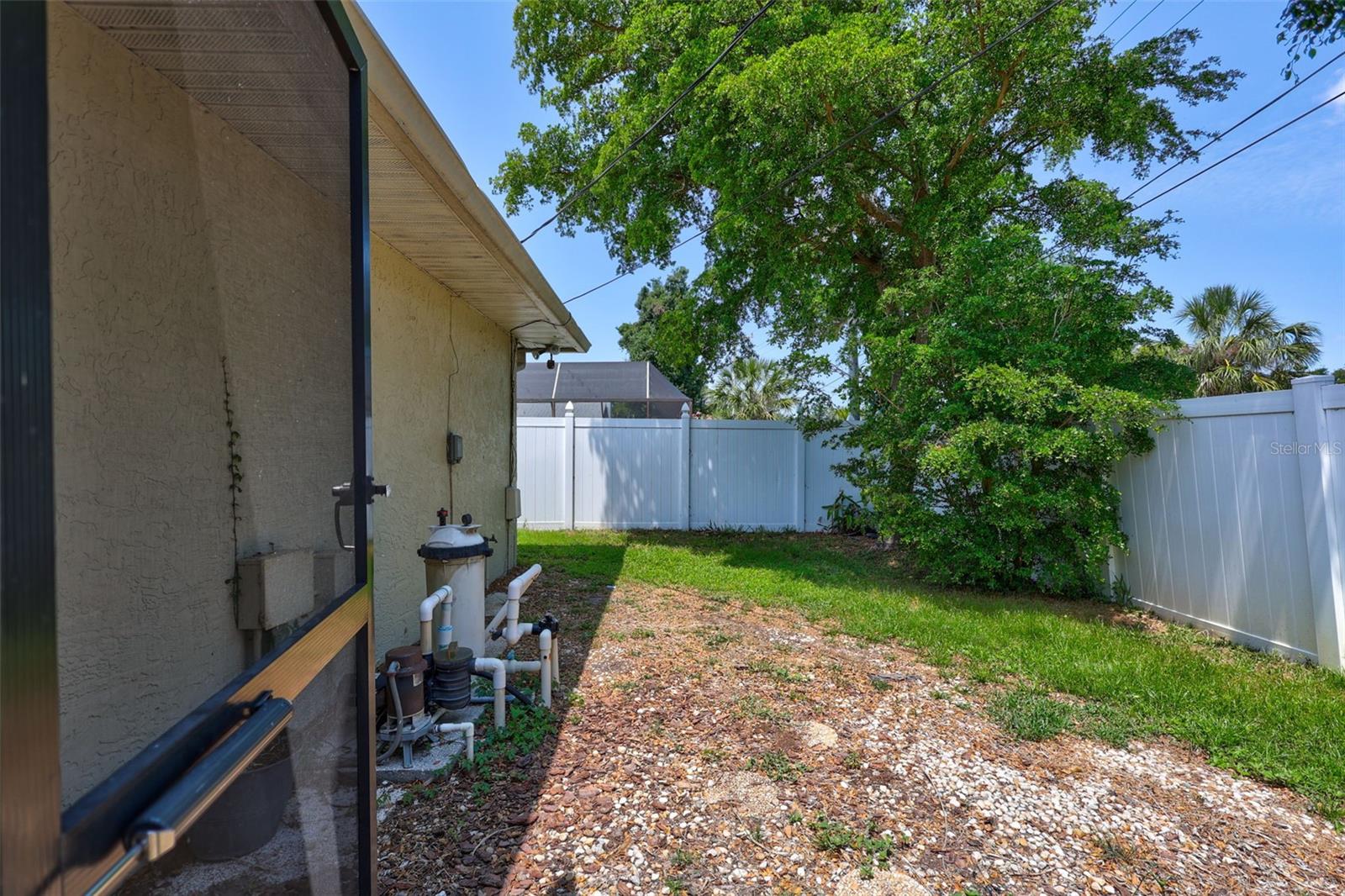 Image 58 of 79 For 5126 15th Avenue W