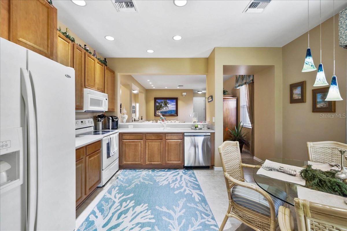 Image 10 of 38 For 13180 Pembroke Circle N