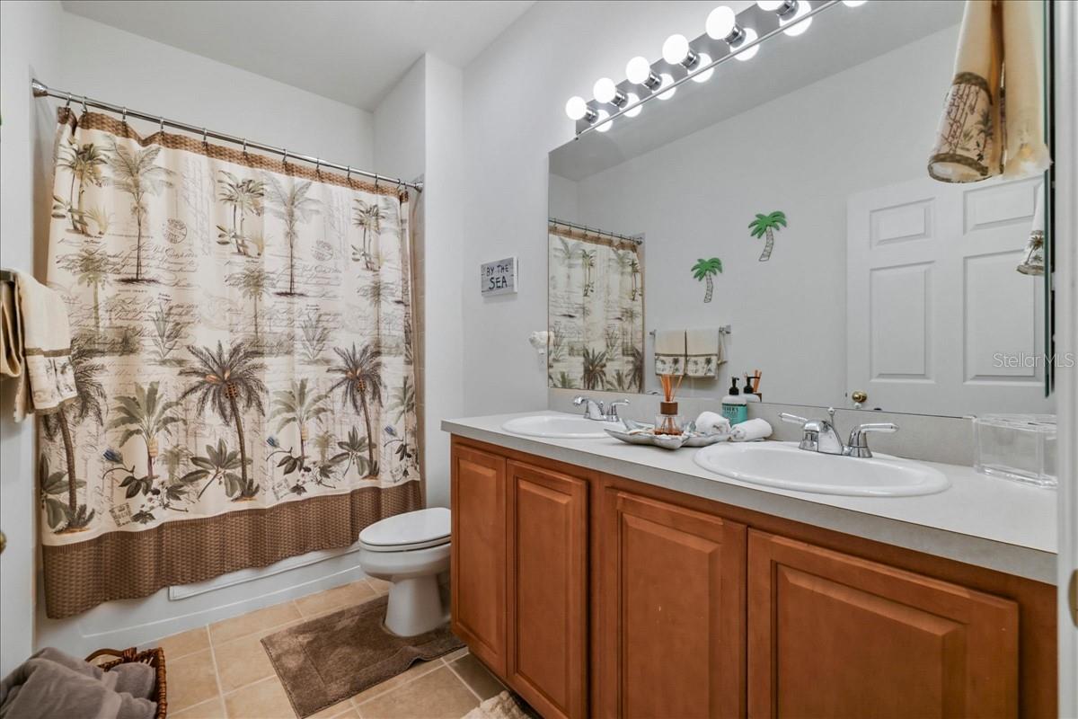 Image 18 of 38 For 13180 Pembroke Circle N