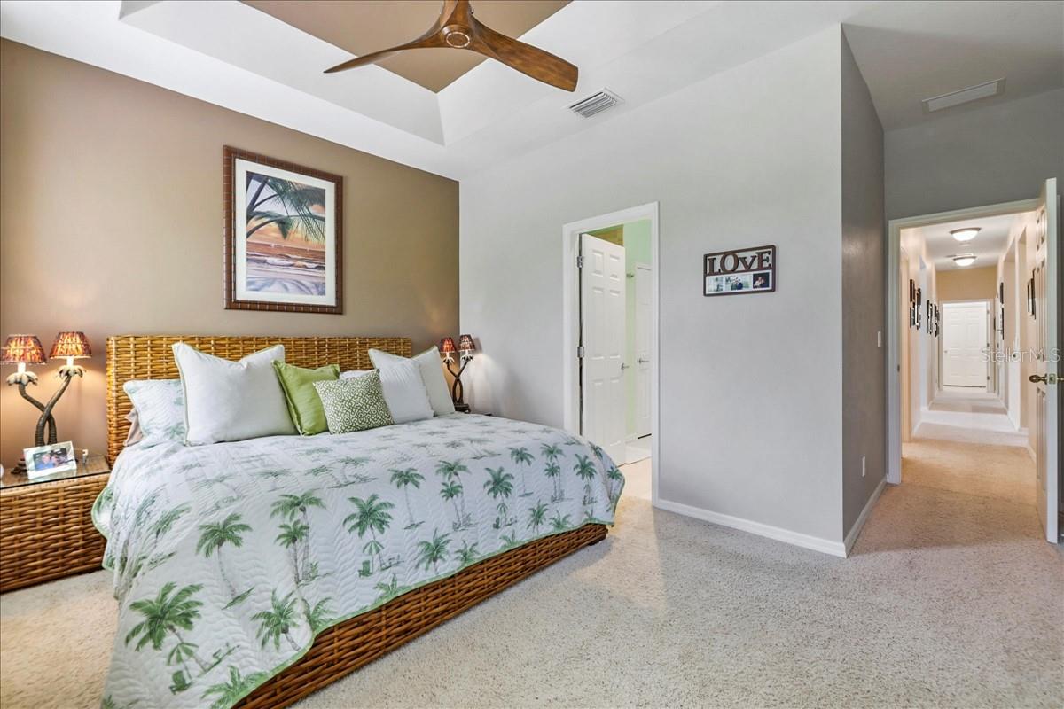Image 22 of 38 For 13180 Pembroke Circle N