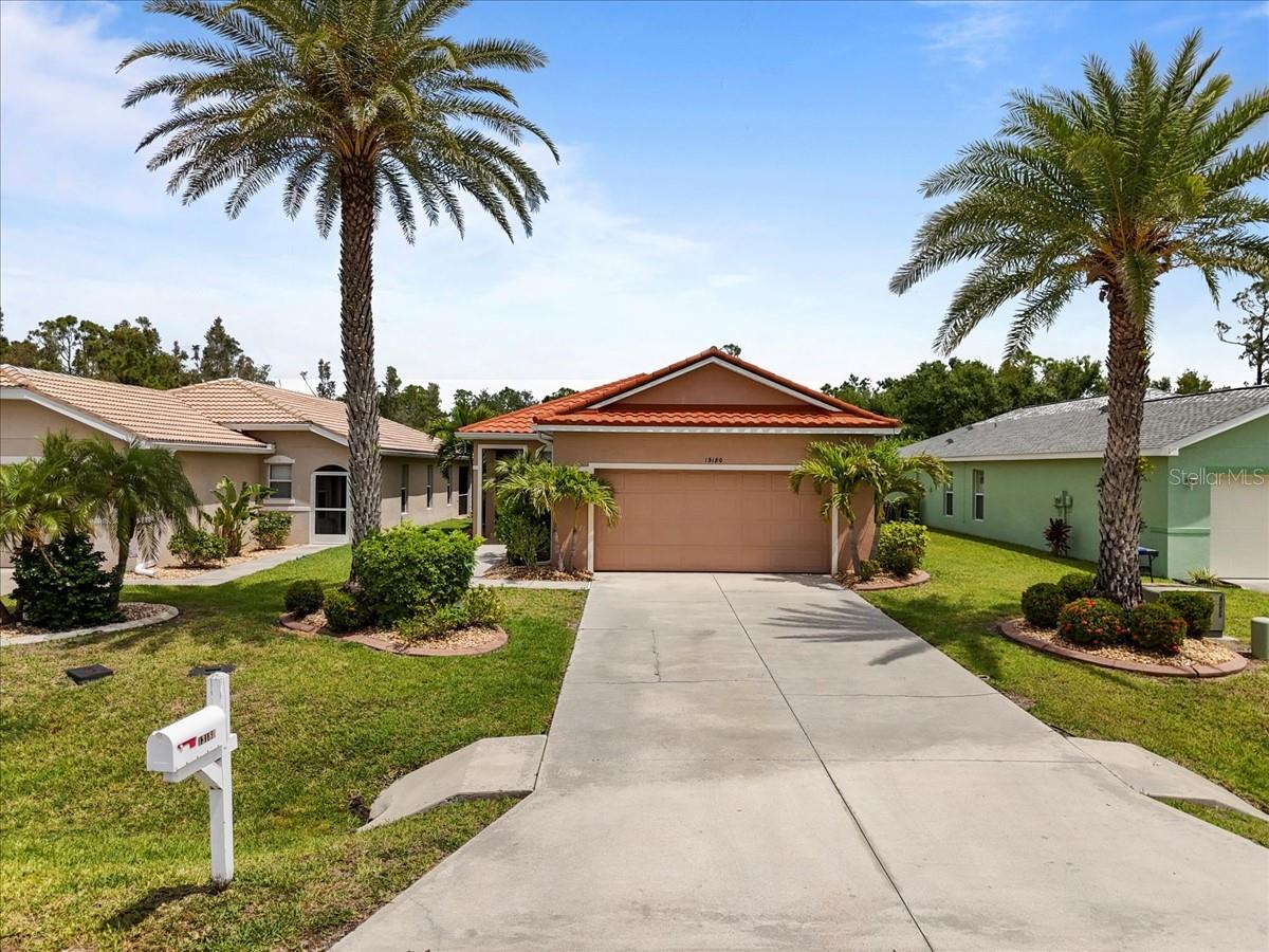 Image 4 of 38 For 13180 Pembroke Circle N