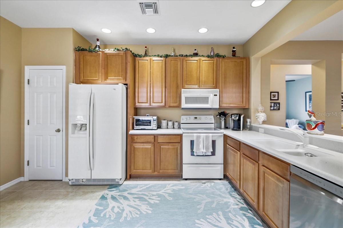 Image 6 of 38 For 13180 Pembroke Circle N