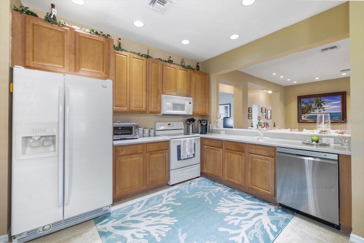 Image 8 of 38 For 13180 Pembroke Circle N