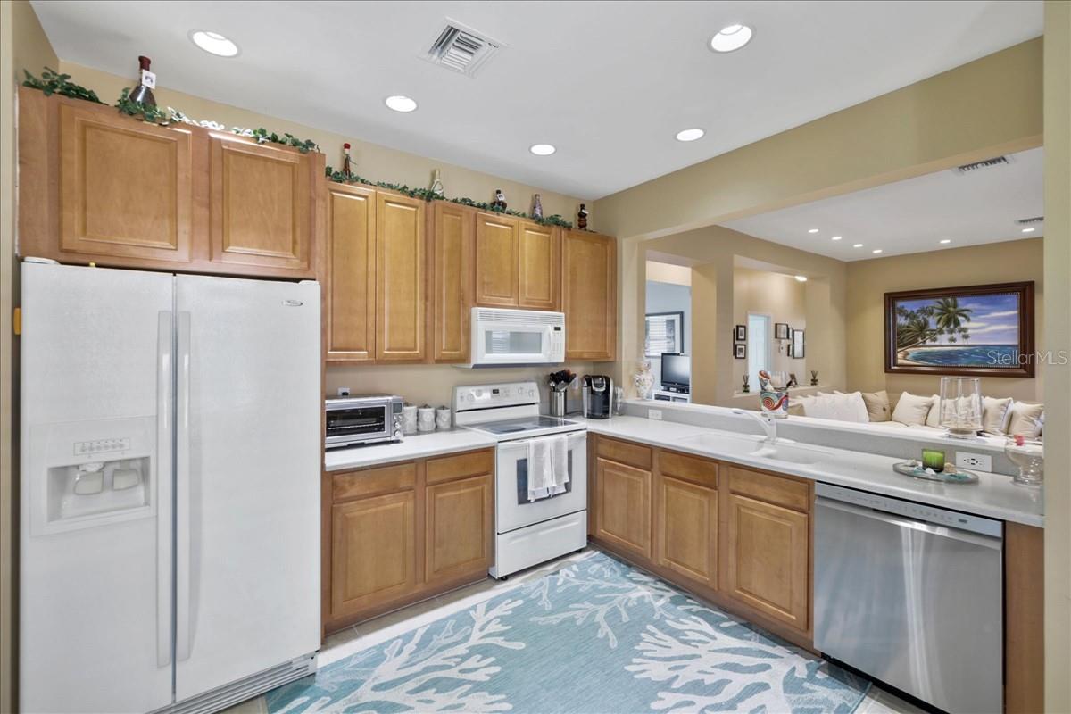 Image 9 of 38 For 13180 Pembroke Circle N