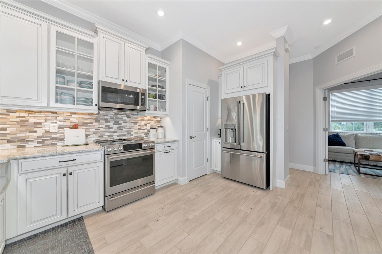 Image 11 of 58 For 5561 Cannes Circle 5101