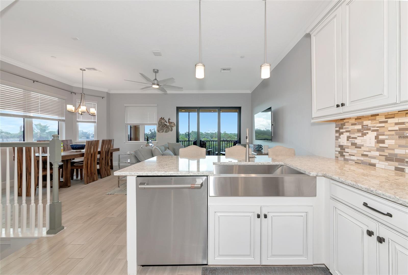 Image 12 of 58 For 5561 Cannes Circle 5101
