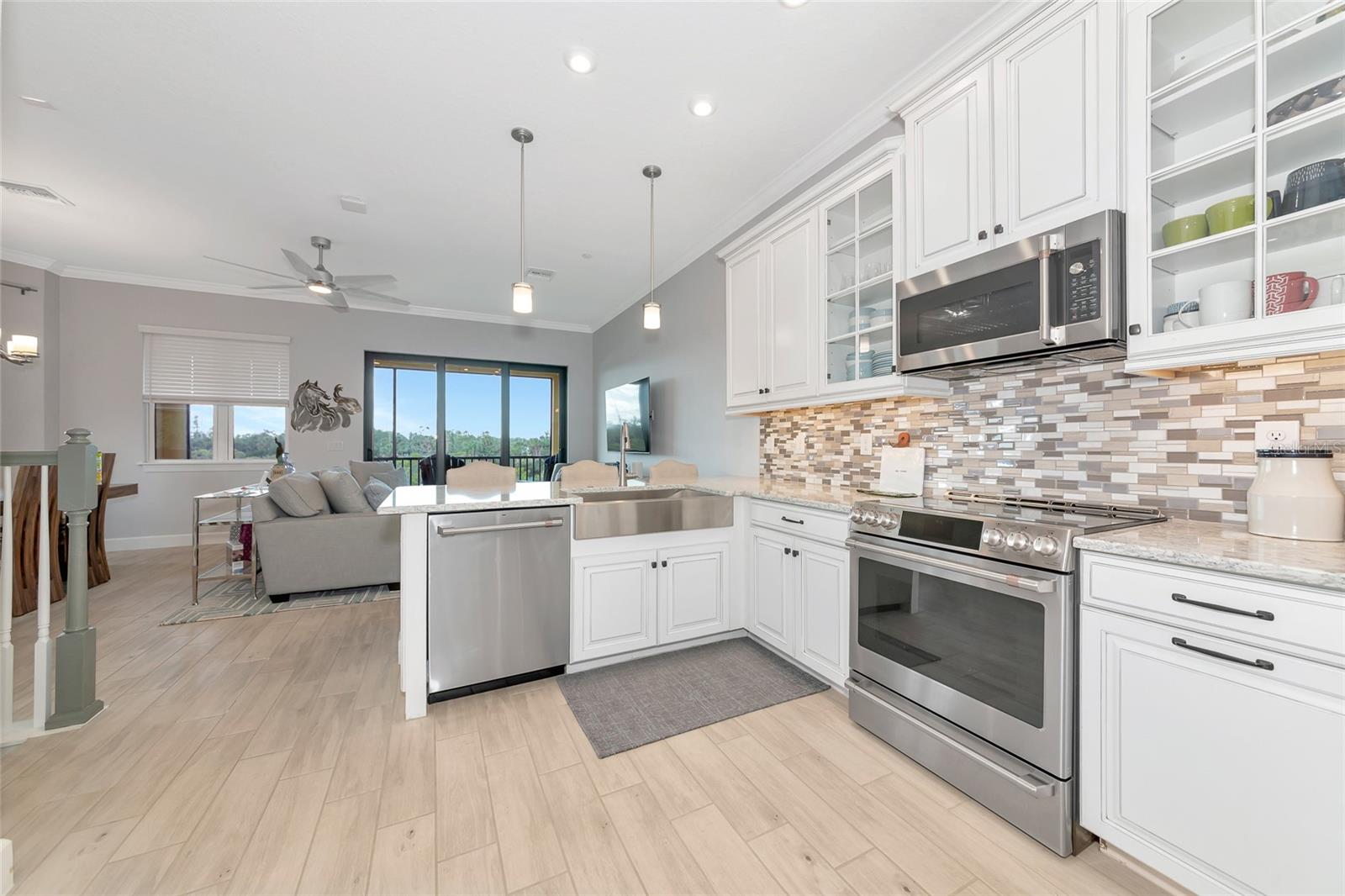 Image 13 of 58 For 5561 Cannes Circle 5101