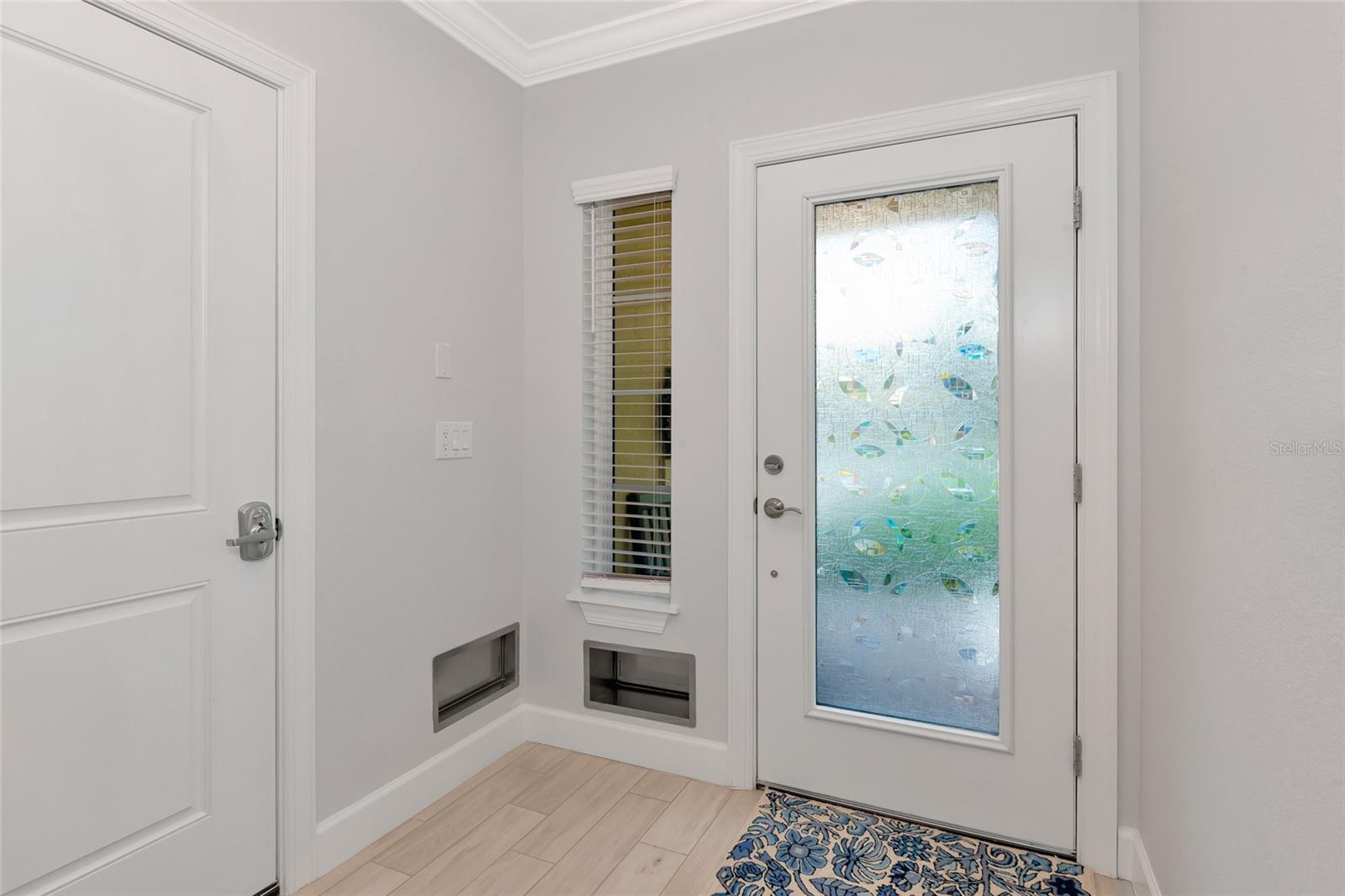 Image 3 of 58 For 5561 Cannes Circle 5101