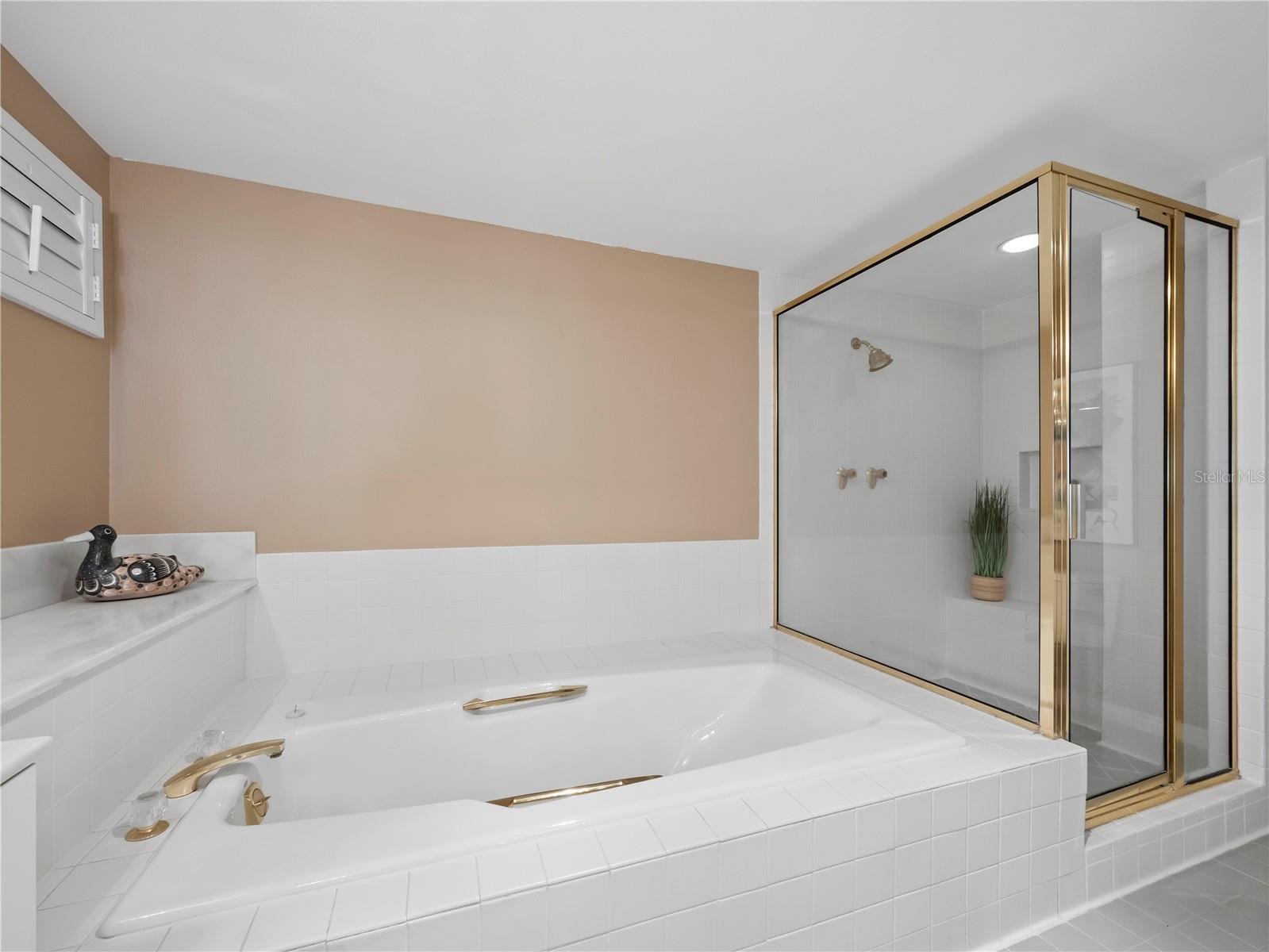 Image 21 of 60 For 2120 Harbourside Drive 617