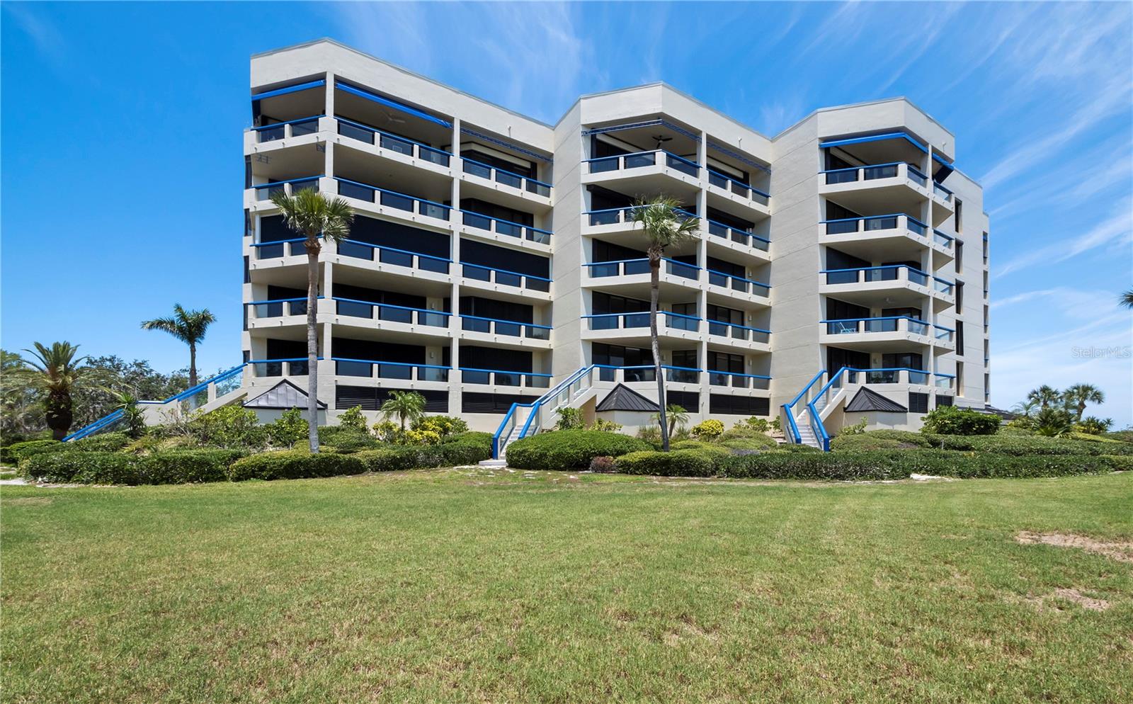 Image 23 of 60 For 2120 Harbourside Drive 617