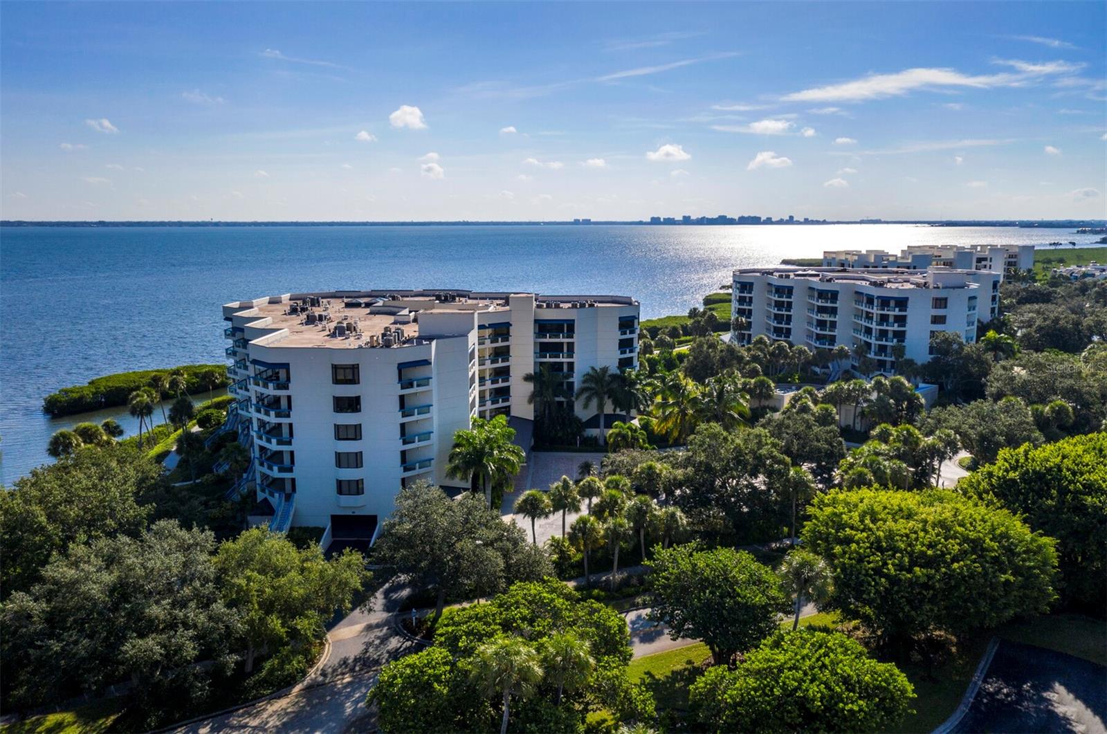 Image 31 of 60 For 2120 Harbourside Drive 617