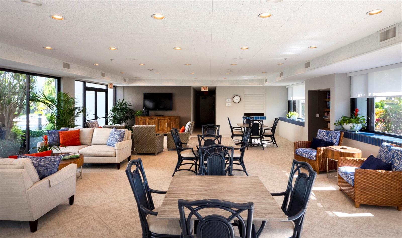 Image 36 of 60 For 2120 Harbourside Drive 617