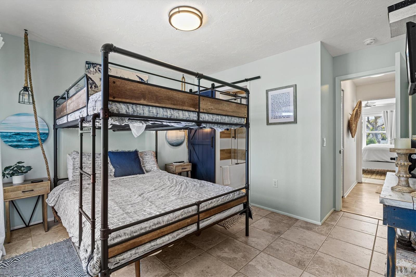 Image 45 of 89 For 6250 Holmes Boulevard 63