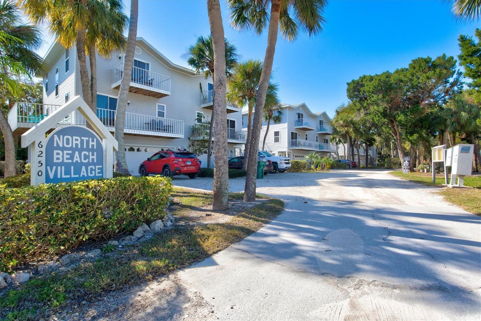 Image 65 of 89 For 6250 Holmes Boulevard 63