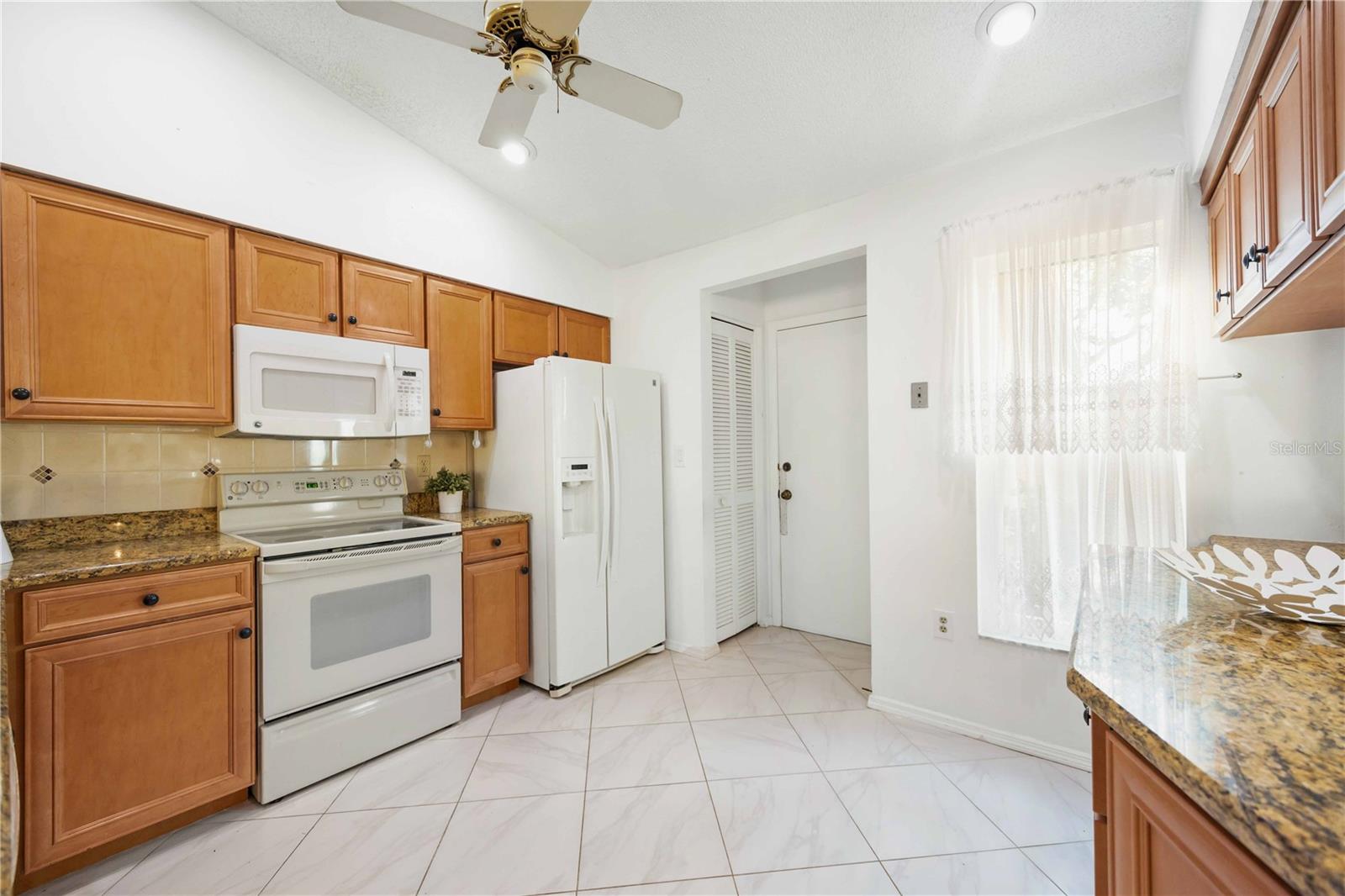 Image 13 of 36 For 6675 Easton Drive